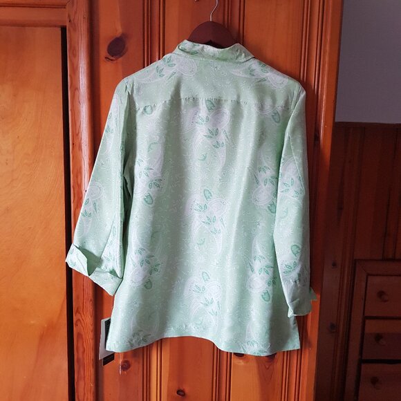 NWT Jones New York Signature Light Green Silk Blouse Shirt Long Sleeve Size M - Picture 2 of 6